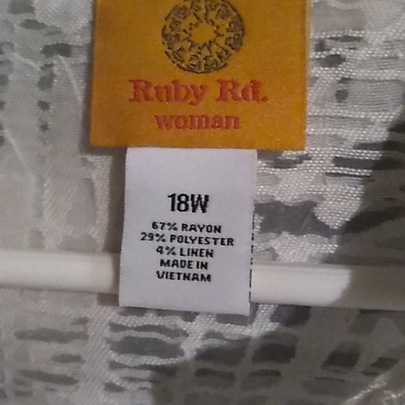 Ruby red button down top - Picture 2 of 3